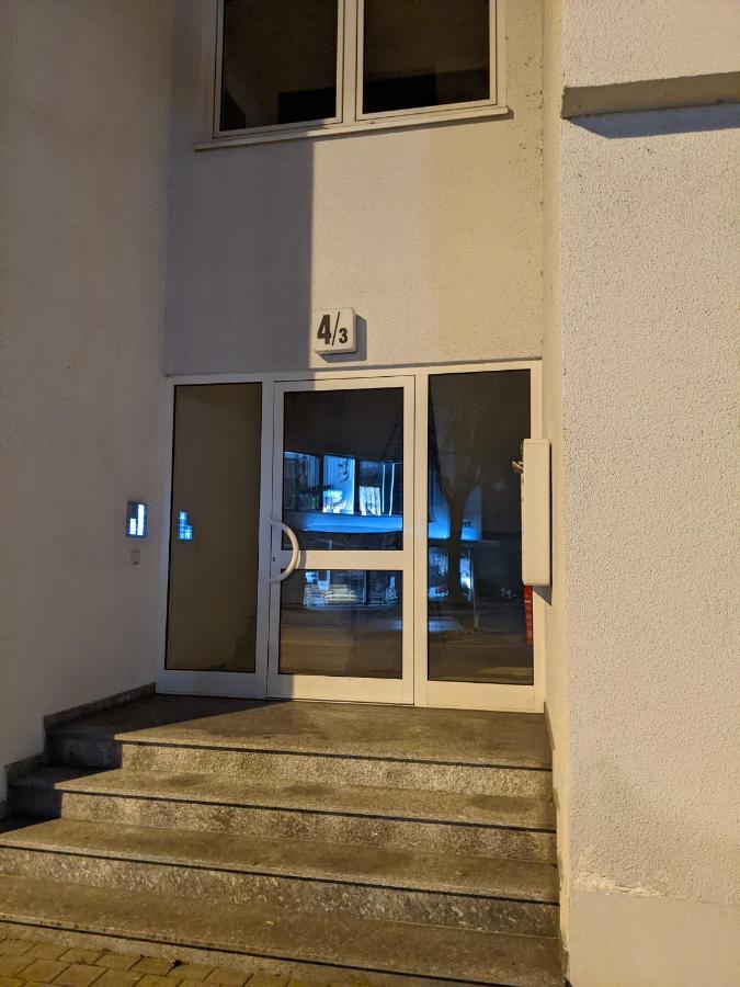Cozy Apartment With Parking Garage Near Outlet Metzingen  Esterno foto